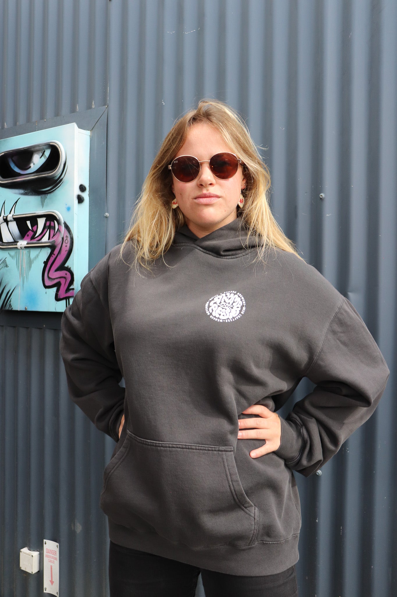 Can Tab Hoody - faded black